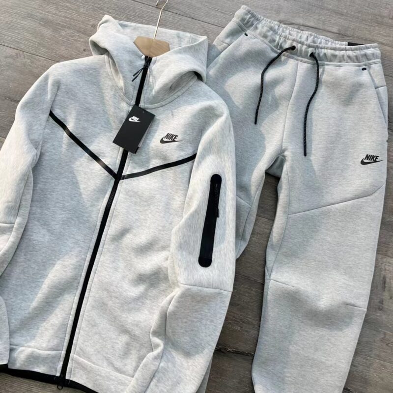 CONJUNTO NIKE TECH FLEECE GRIS