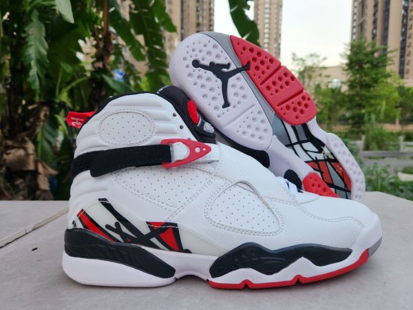 Air Jordan 8 Retro "Bugs Bunny"