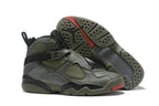 Air Jordan Retro 8 en color negro y verde oliva