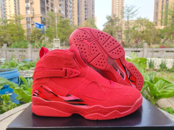 Air Jordan 8 Retro "Valentine's Day"