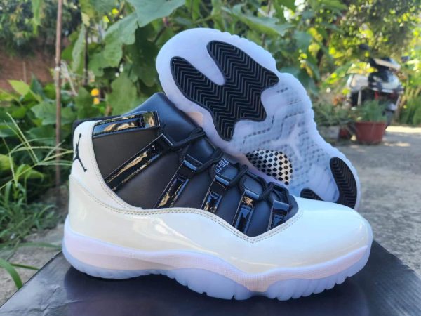 Air Jordan 11 Retro "White/Black"