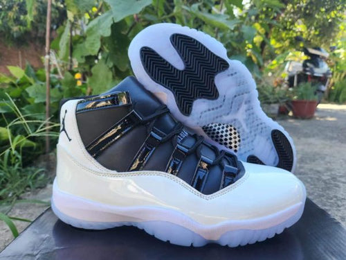 Air Jordan 11 Retro "White/Black"