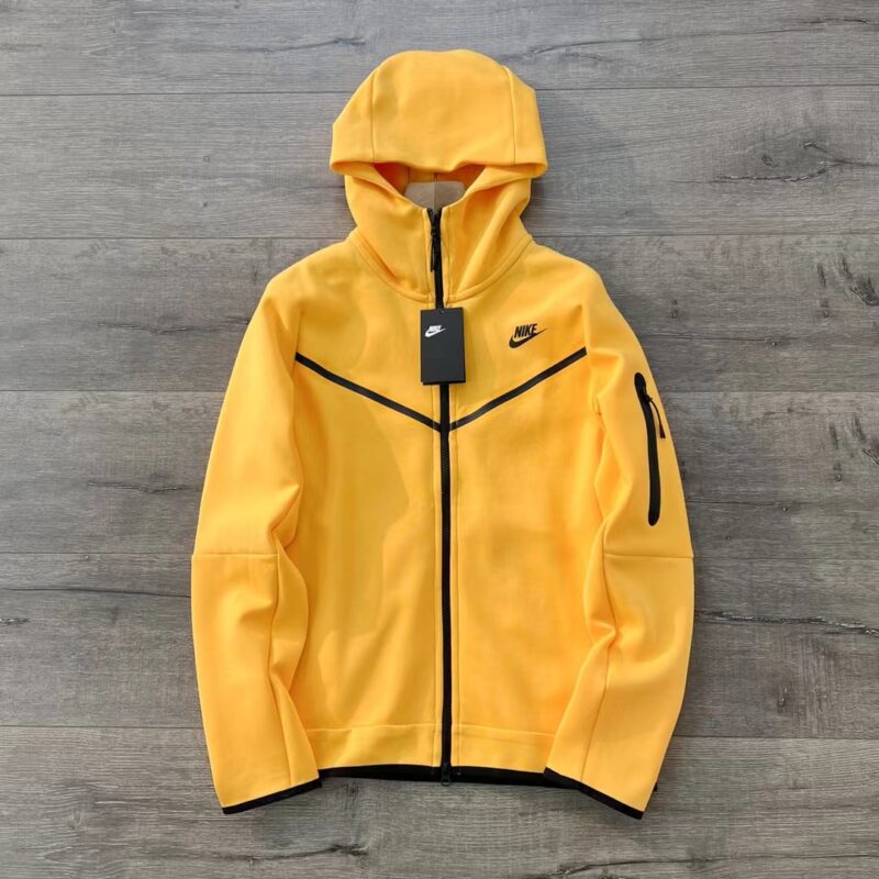 POLERON NIKE TECH FLEECE AMARILLO