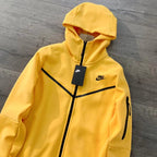POLERON NIKE TECH FLEECE AMARILLO