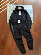 CONJUNTO NIKE TECH FLEECE NEGRO NEW GEN