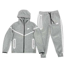 CONJUNTO NIKE TECH FLEECE GRIS CLARO REFLECTANTE