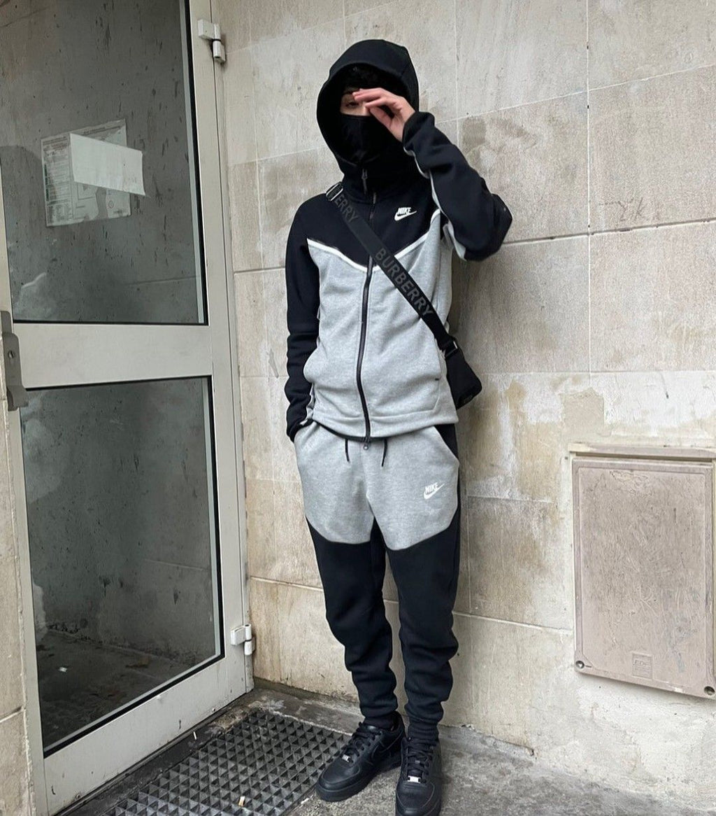 CONJUNTO NIKE TECH FLEECE NEGRO/ GRIS