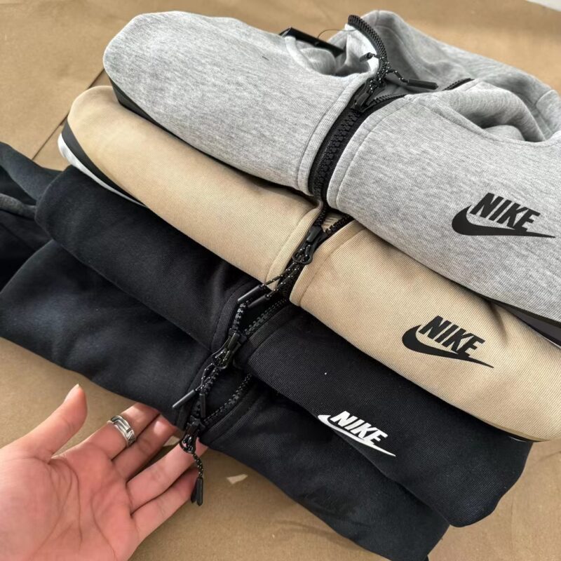 CONJUNTO NIKE TECH FLEECE NEGRO/ GRIS