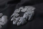POLERON DENIM TEARS NEGRO / GRIS