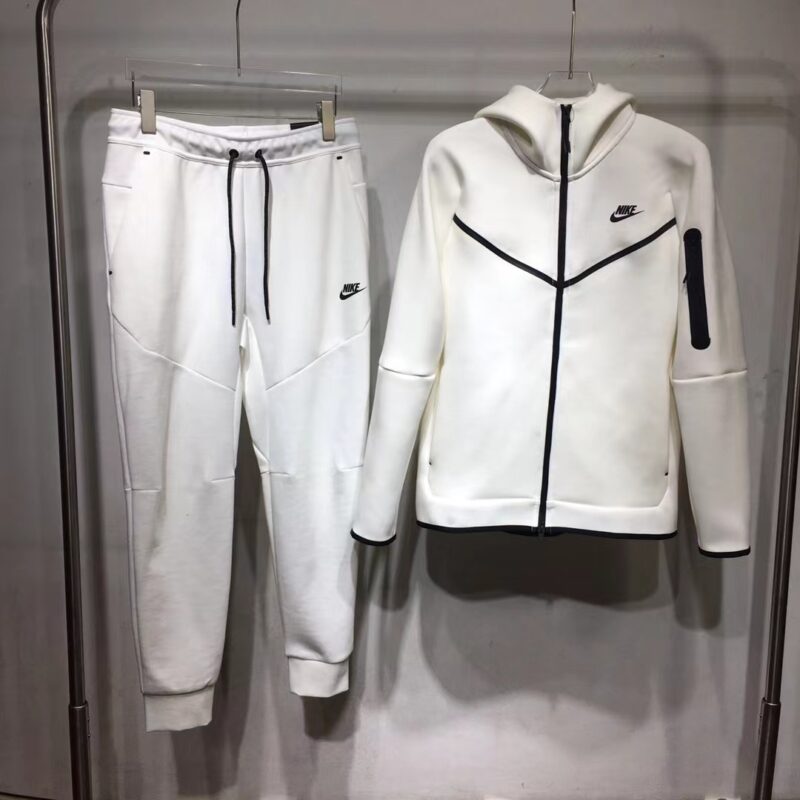 CONJUNTO NIKE TECH FLEECE BLANCO