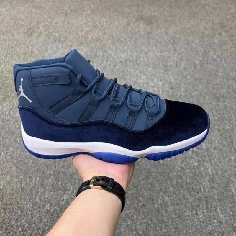 Air Jordan 11 Retro "Blue Navy"
