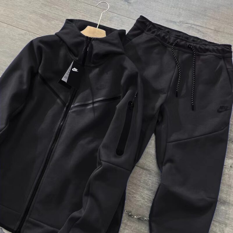 CONJUNTO NIKE TECH FLEECE NEGRO