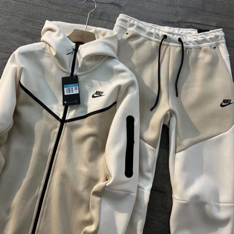 CONJUNTO NIKE TECH FLEECE BEIGE