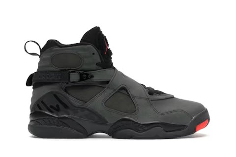 Air Jordan Retro 8 en color negro y verde oliva